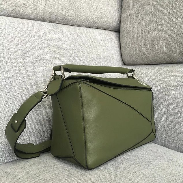 Loewe original calfskin medium puzzle bag A510P49 olive