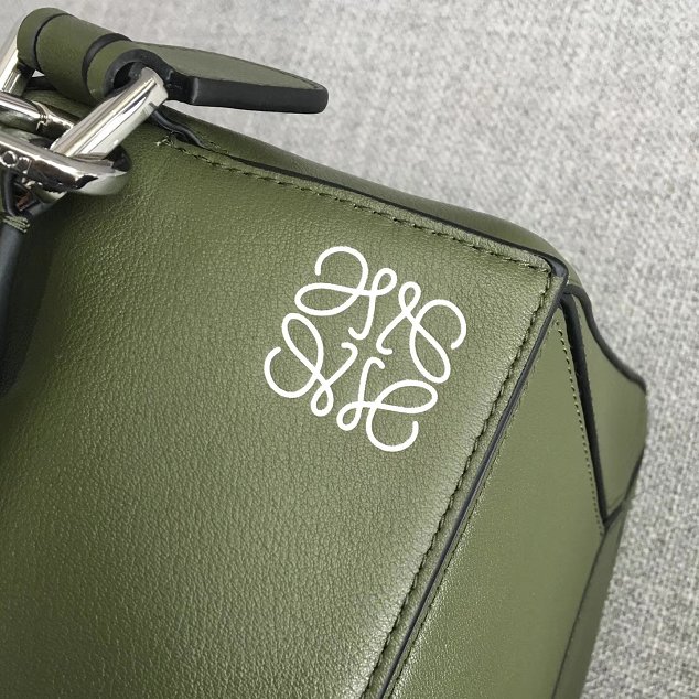 Loewe original calfskin medium puzzle bag A510P49 olive