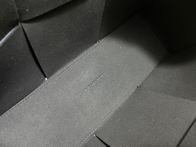 BV original grained calfskin small arco tote bag 652867 black