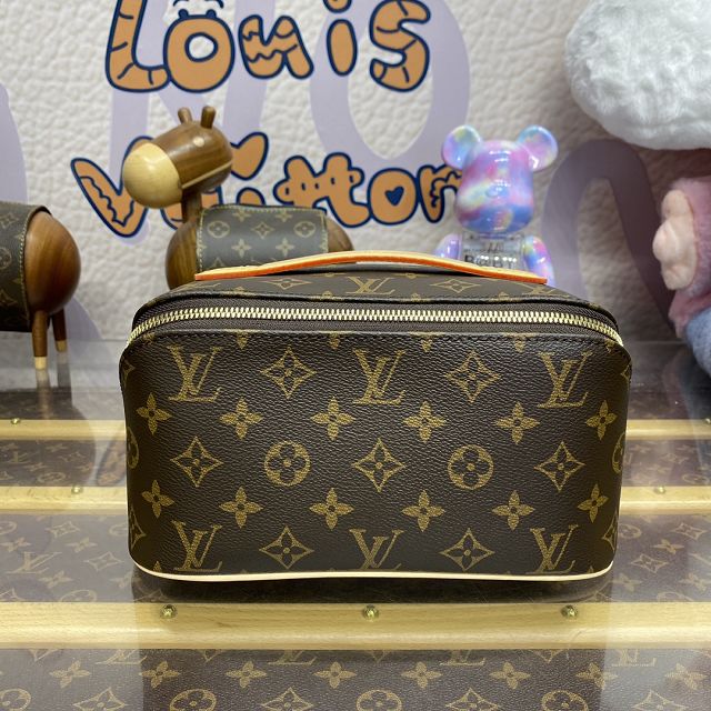 Louis vuitton original monogram canvas toiletry bag M11750