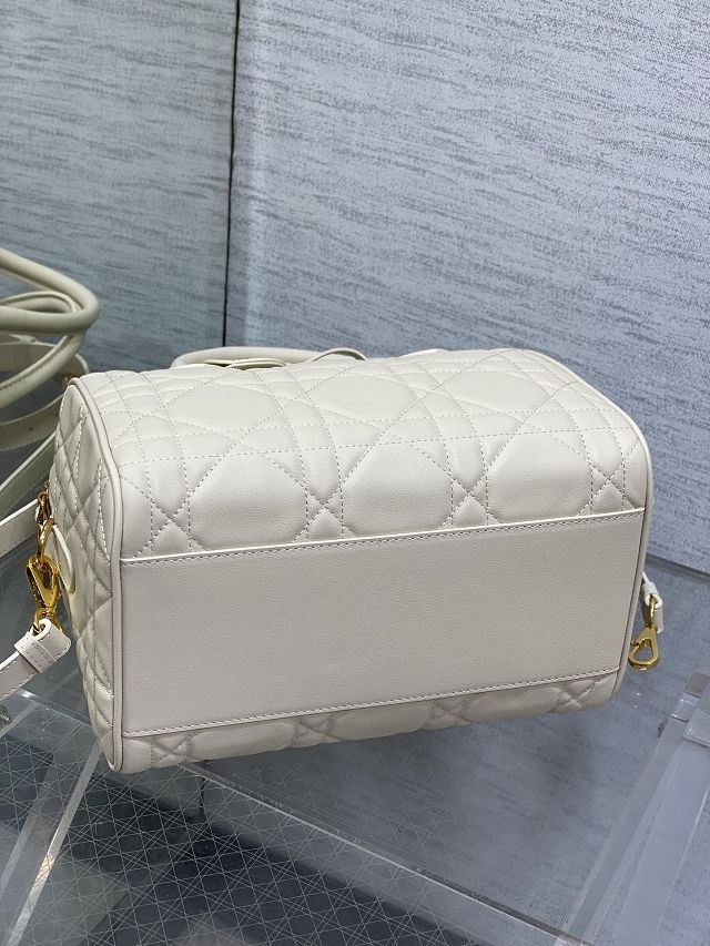 Dior original calfskin groove 25 bag M1365 white