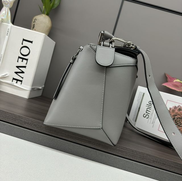 Loewe original calfskin large puzzle edge bag B510P01 grey
