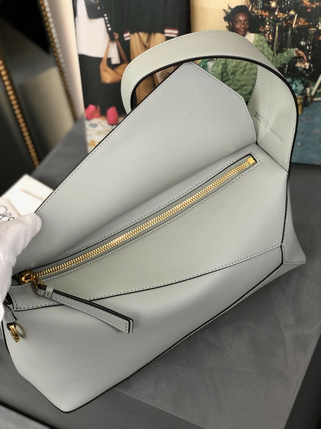 Loewe original calfskin puzzle hobo bag A510P50 light green