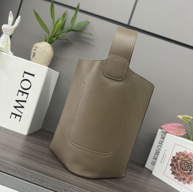Loewe original calfskin medium pebble bucket BBMX02 grey