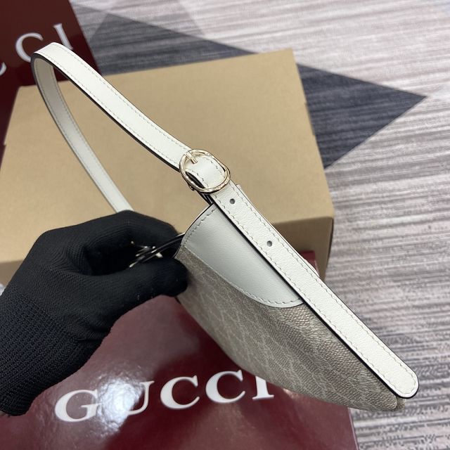 GG original canvas emblem small shoulder bag 820696 white