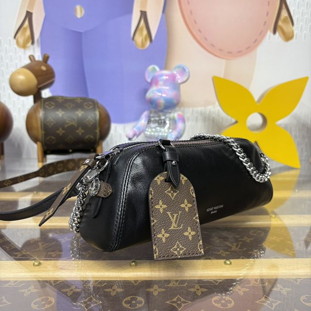 Louis vuitton original lambskin pochette vibe bag M14544 black