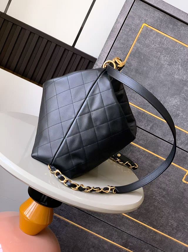 CC original calfskin medium backpack AS5517 black