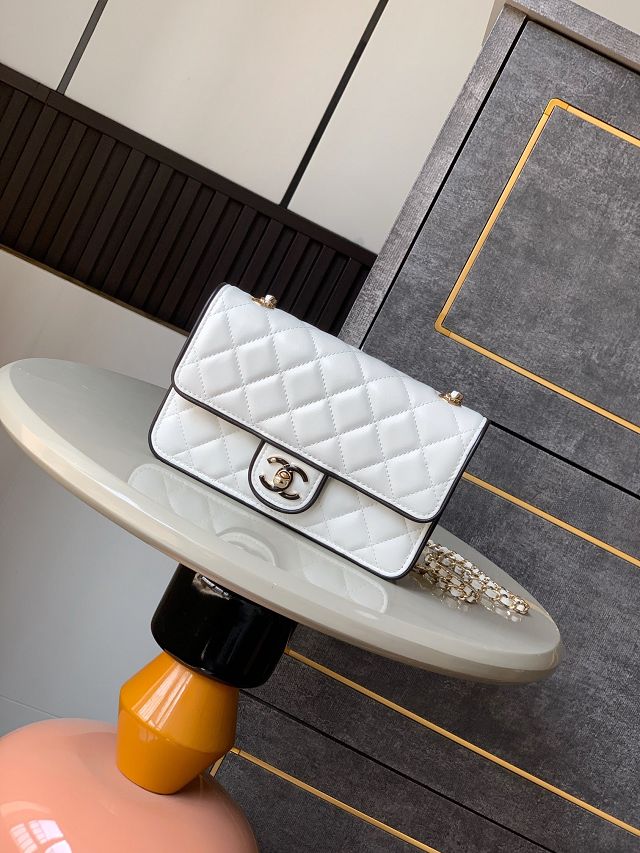 CC original lambskin wallet on chain AP4511 white