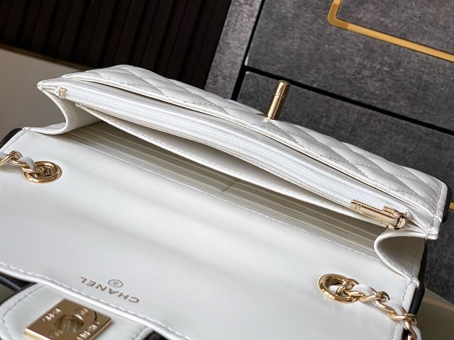 CC original lambskin wallet on chain AP4511 white