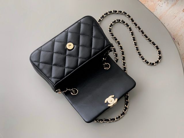 CC original calfskin clutch with chain AP4593 black