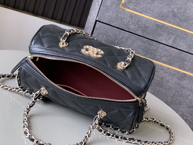 CC original grained calfskin clutch with chain AP4515-2 black