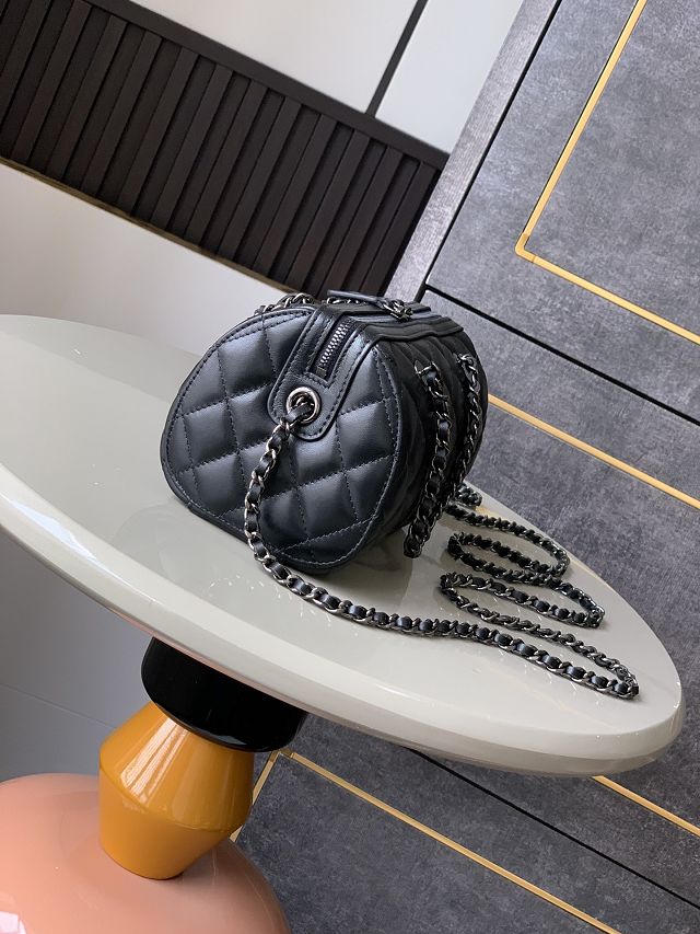 CC original lambskin clutch with chain AP4515 black