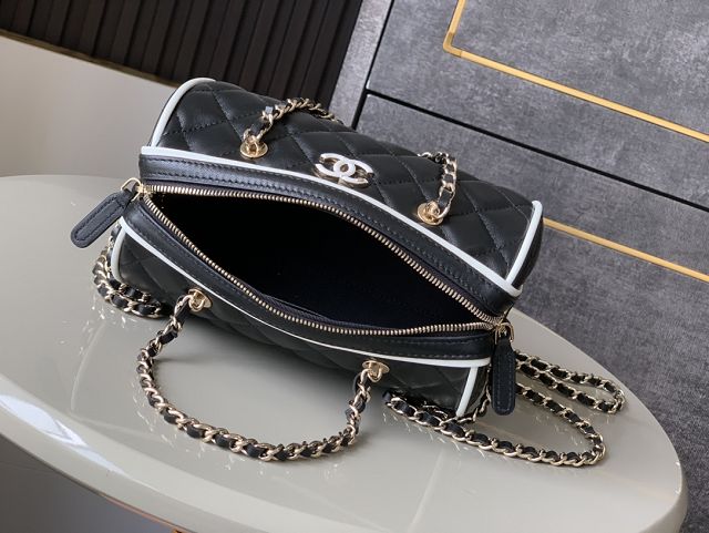 CC original lambskin clutch with chain AP4515 black&white