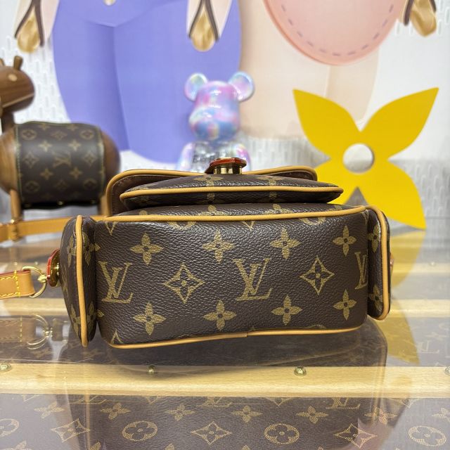 Louis vuitton monogram canvas cargo wearable wallet M14742