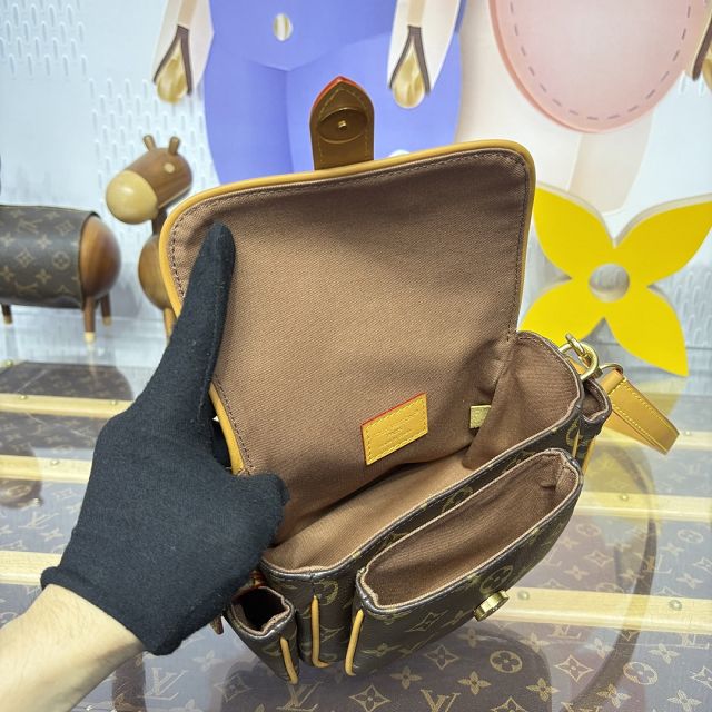 Louis vuitton monogram canvas cargo wearable wallet M14742