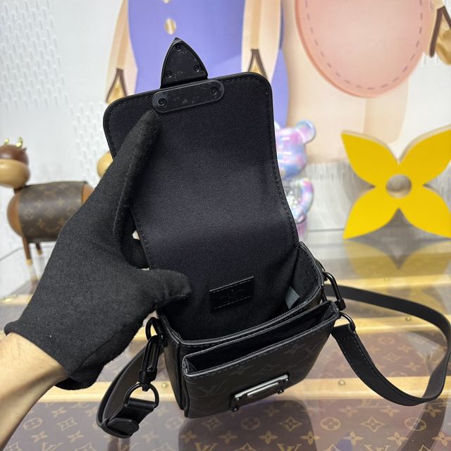 Louis vuitton original monogram eclipse s-lock vertical wearable wallet M82252