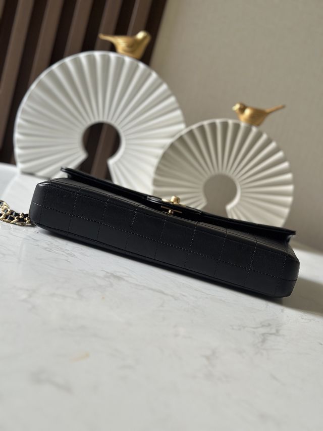 CC original lambskin clutch with chain AP3314 black