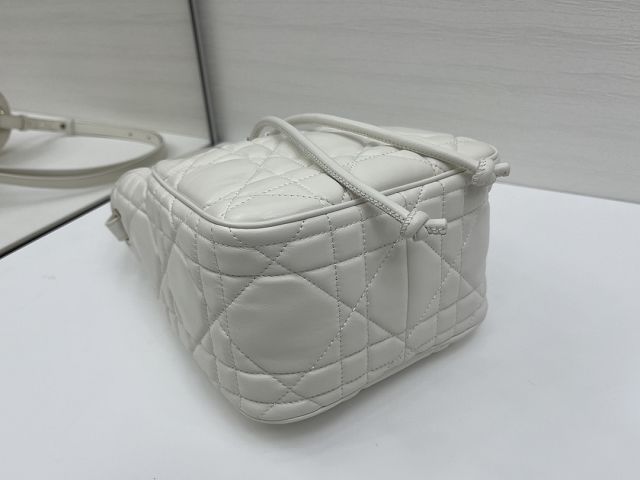 Dior original lambskin Small D-motion bag M2851 white