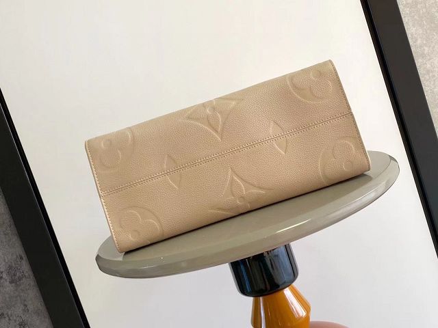 Louis vuitton original calfskin onthego mm M14255 dune
