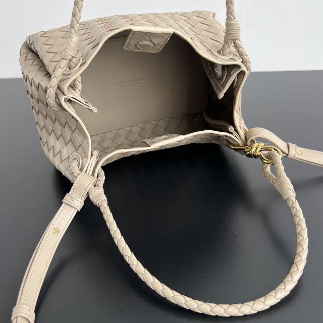 BV original lambskin medium parachute shoulder bag 835921 ecru