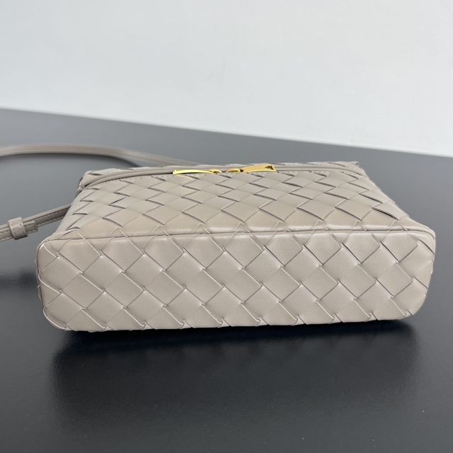 BV original calfskin bang bang vanity case 789109 pinecone