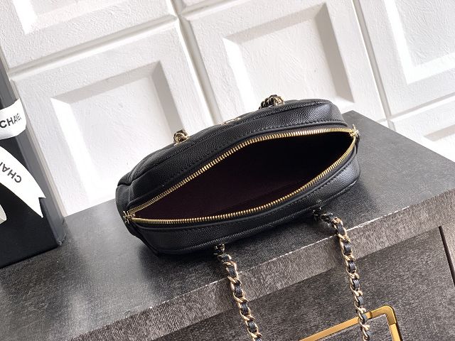 CC original grained calfskin clutch with chain AP5092 black