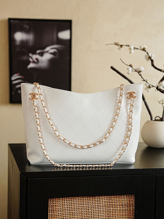 CC original lambskin medium shopping bag AS6240 white