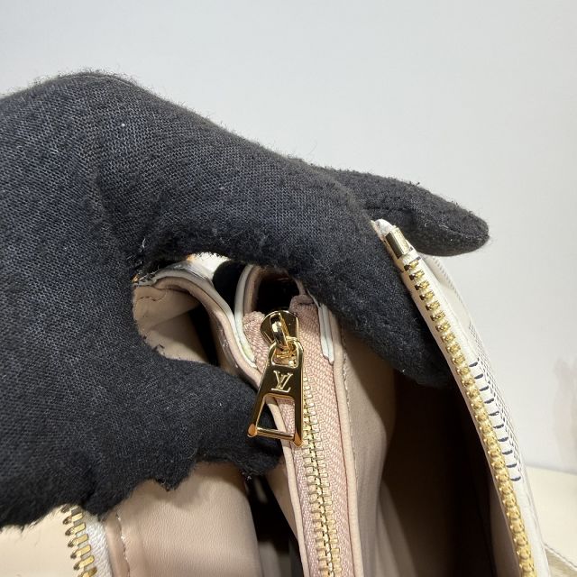 Louis vuitton original lambskin coussin pm bag N40904 white