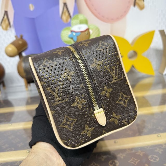 Louis vuitton original monogram canvas locker dopp kit M29165