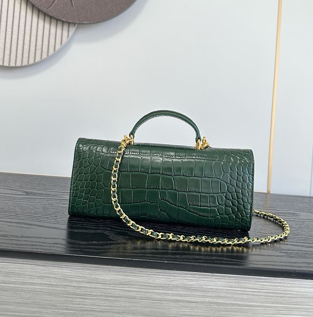 CC crocodile calfskin clutch with chain AP5280