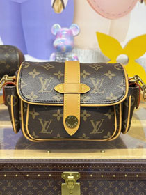 Louis vuitton monogram canvas cargo wearable wallet M14742